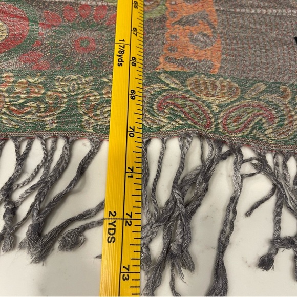 Cashmere Paisley Patterned Scarf 28” x 70” - Picture 5 of 5